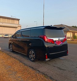 เหมารถ toyota alphard โทร0921019889